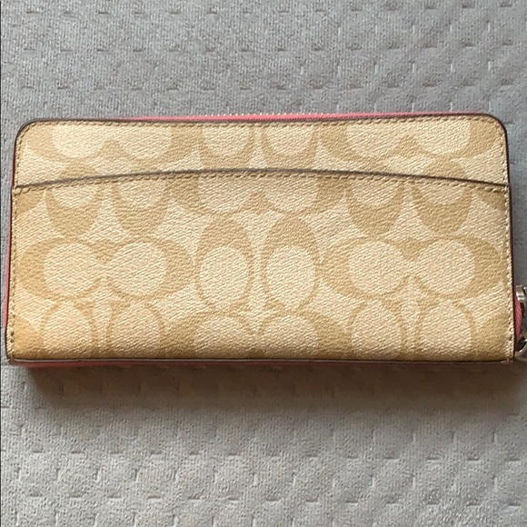 Matching Coach purse and wallet - Picture 8 of 10